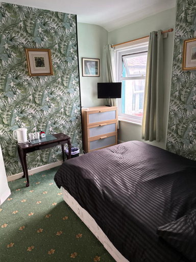 Bedroom 2, Riversvale Hotel, Blackpool