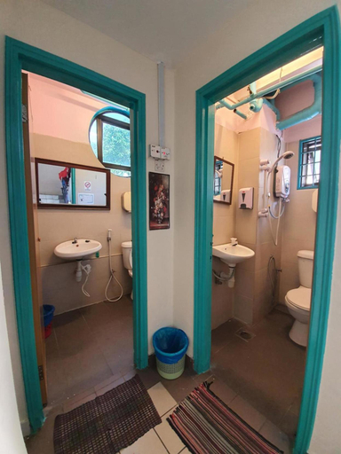 Bathroom 5, Travel Hub Hightstreet, Kuala Lumpur