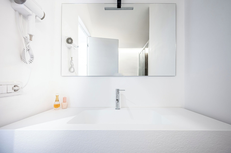 Bathroom 5, Domus Piramide, Rome