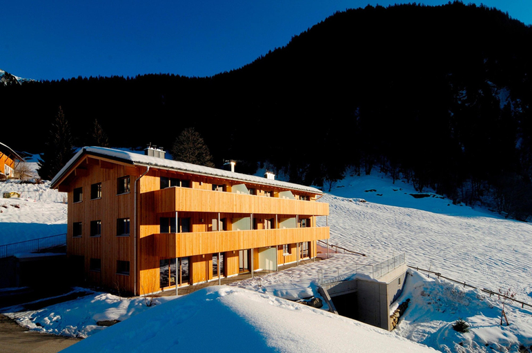 Others 5, Chalet With Fireplace and Village View, Bludenz