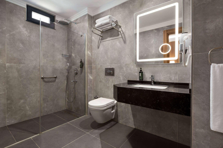 Bathroom 5, Ramada Encore By Wyndham Istanbul Sisli, Şişli