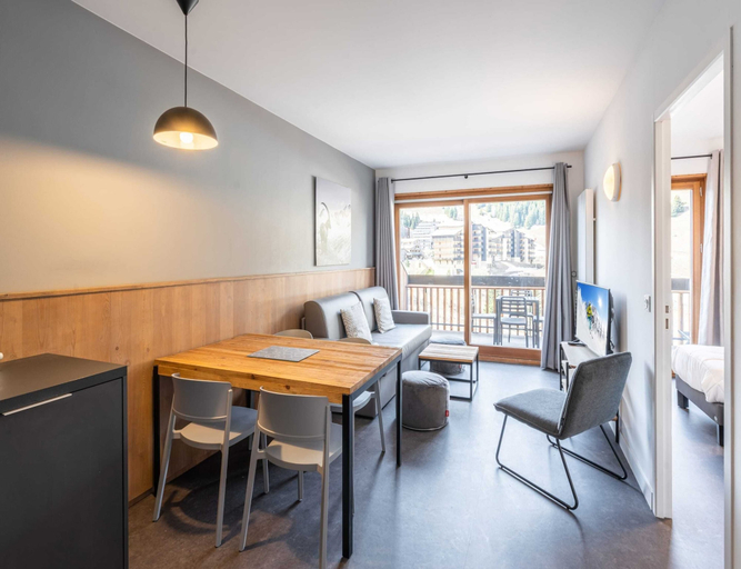 Others 4, Apartment With Balcony in Auris-en-oisans, Isère