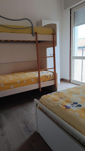 Others 5, Relaxing Beach Retreat With Terrace, Venezia