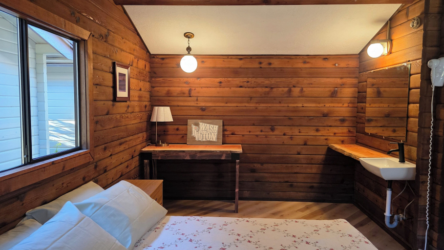 Others 1, Bear Creek Cabins, Clallam