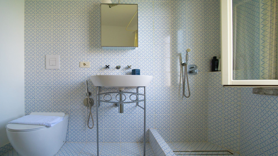 Bathroom 5, Solemar Sicilia - Villa Emmax, Palermo