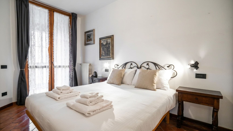 Others 1, Italianway Easy - Corso San Gottardo 5, Milano