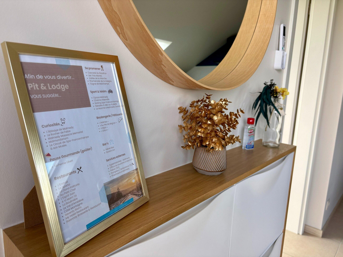 Others 5, Premium Couples Lodge with jacuzzi, Liège