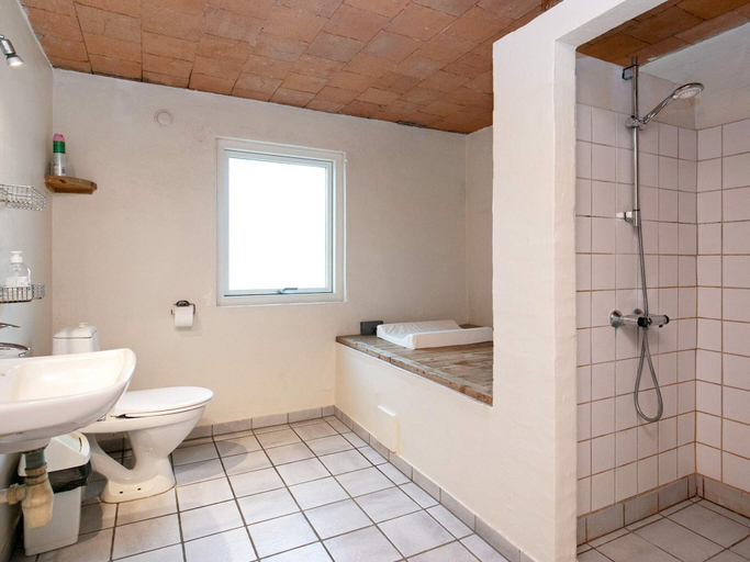 Bathroom 3, 4 Star Holiday Home in Logstor, Vesthimmerland
