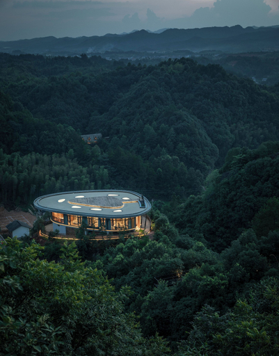 Others 3, ZizaiPingjiang, Yueyang