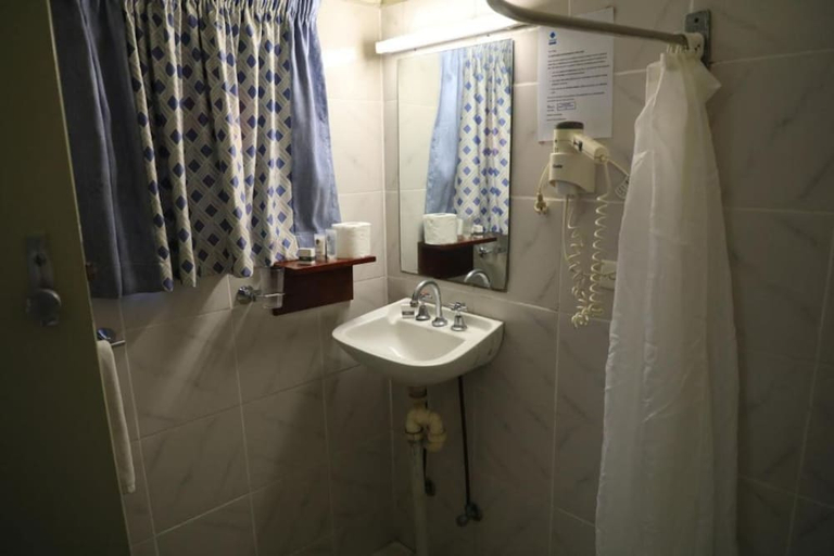 Bathroom 3, Huon Gulf Hotel & Apartments, Lae