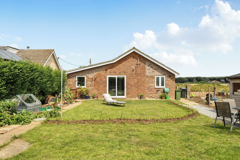 Others 2, Sea Palling 2 bed /2 Bath Beach Apartment Sleeps 4, Norfolk