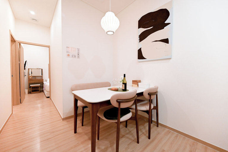 Others 5, SO ON Stay, Jongno