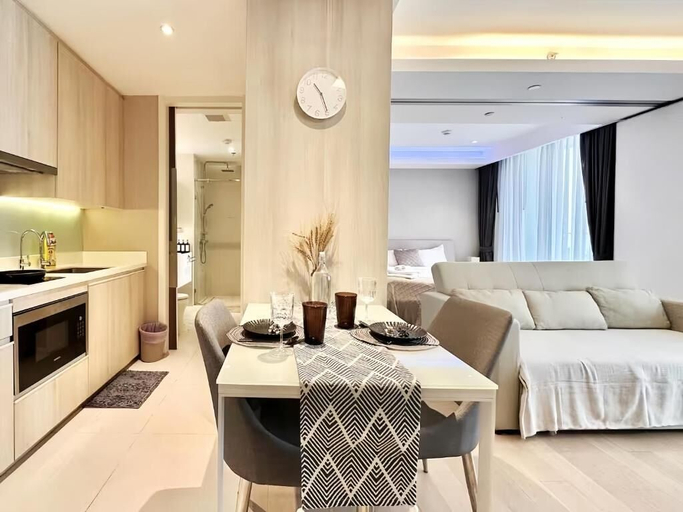 Others 3, Circle Sukhumvit 11 Bangkok, Wattana