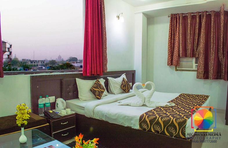 Bedroom 3, Hotel Taj Galaxy, Agra