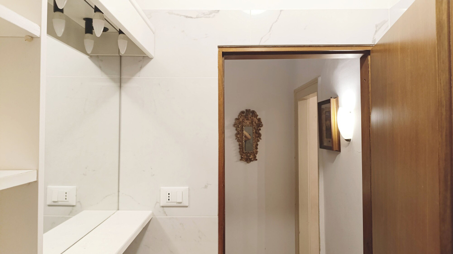 Others 4, Apartment Near Biennale Theatre by Ca-sa Check, Venezia