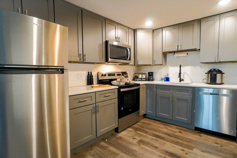 Others 4, Tropical Vibes LED Ambience Fast Wi-fi Sleeps 6, Muscogee