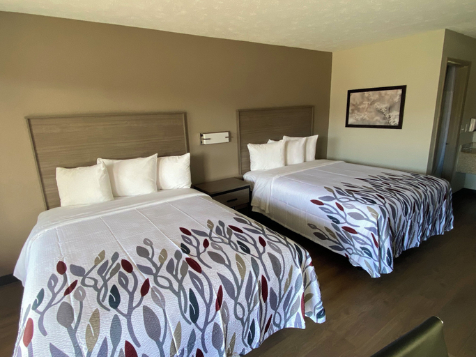 Bedroom, Red Roof Inn Jacksonville, AL, Calhoun