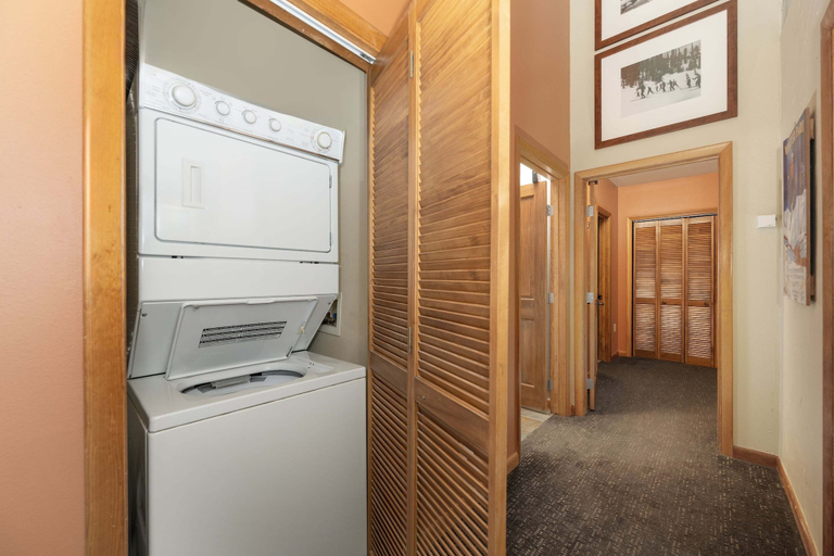 Others 4, Premium Unit 2703 - 3 Bedroom - Zephyr Mountain 3 Condo, Grand
