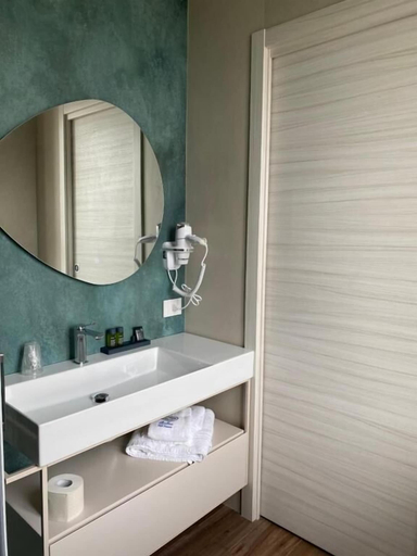 Bathroom 4, RoSea B&B, Latina