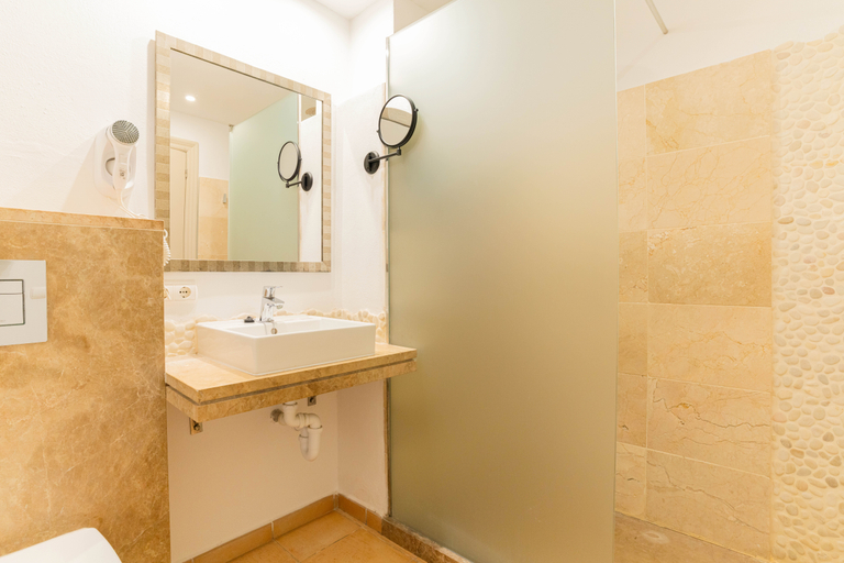 Bathroom 5, Cala d'Or, Baleares