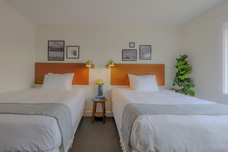 Others 5, The Moosetide Hotel, Kenai Peninsula