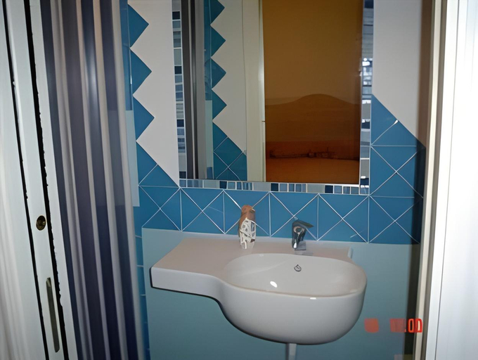 Bathroom 3, Soggiorno Elia B&B, Napoli
