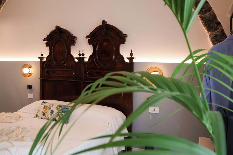 Bedroom 3, LA BARONESSA, Catania