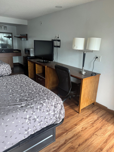 Bedroom 4, Route 23 Inn, Pickaway