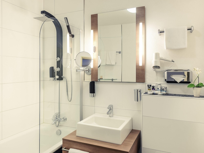 Bathroom 4, Mercure Hotel Kaiserhof Frankfurt City Center, Frankfurt am Main