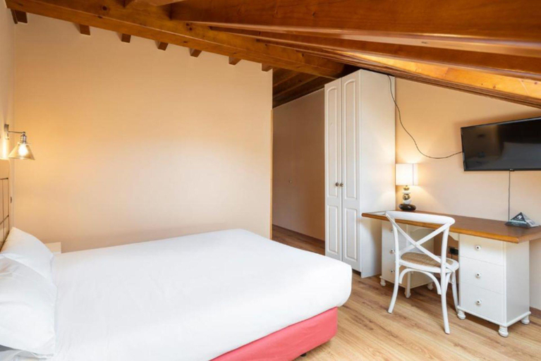 Bedroom 2, Hotel Villanueva, Pontevedra
