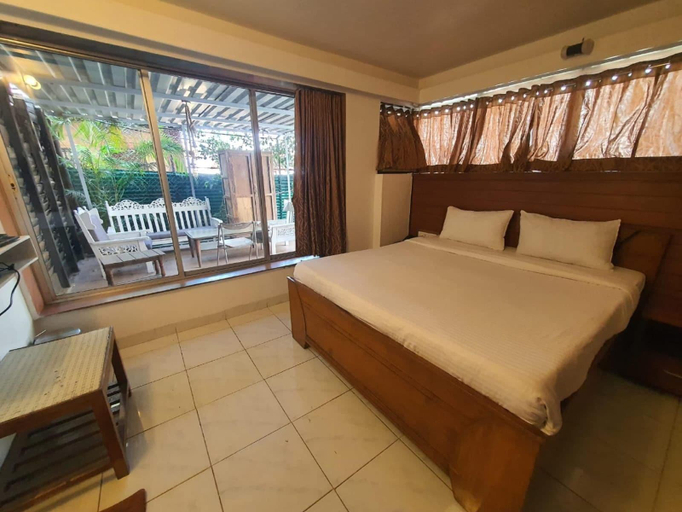 Others 4, The signature crest, Satara