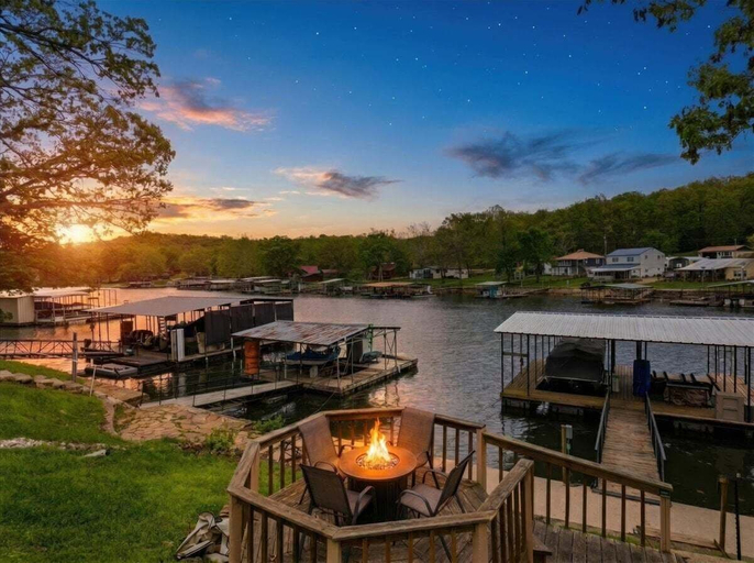 Others 1, Lakefront Fun With Private Dock, Firepit, Swim Mat, Kayaks & Screened Lake Room, Morgan