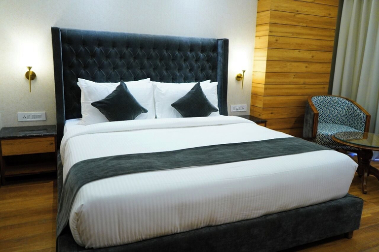 Bedroom 5, Hotel Western Premium, Sahibzada Ajit Singh Nagar