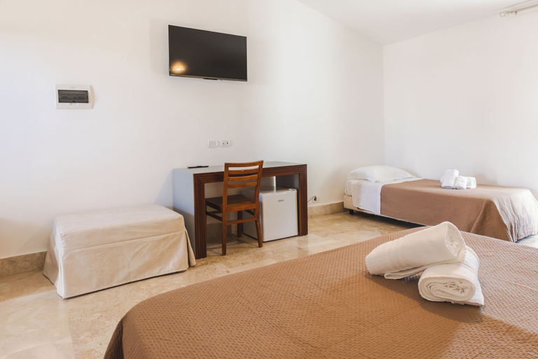 Bedroom 4, Delfino Beach Hotel, Trapani