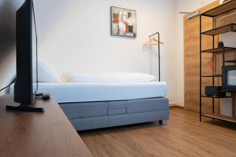 Bedroom 3, Hotel Dortmunder Hof, Würzburg