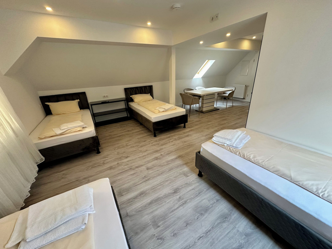 Bedroom 3, Durmaz Hotel, Region Hannover
