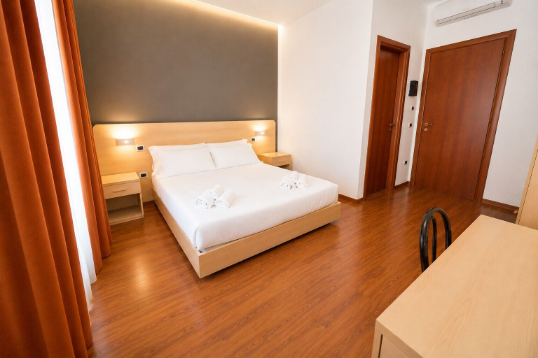 Others 3, GRIF HOTEL, Cosenza