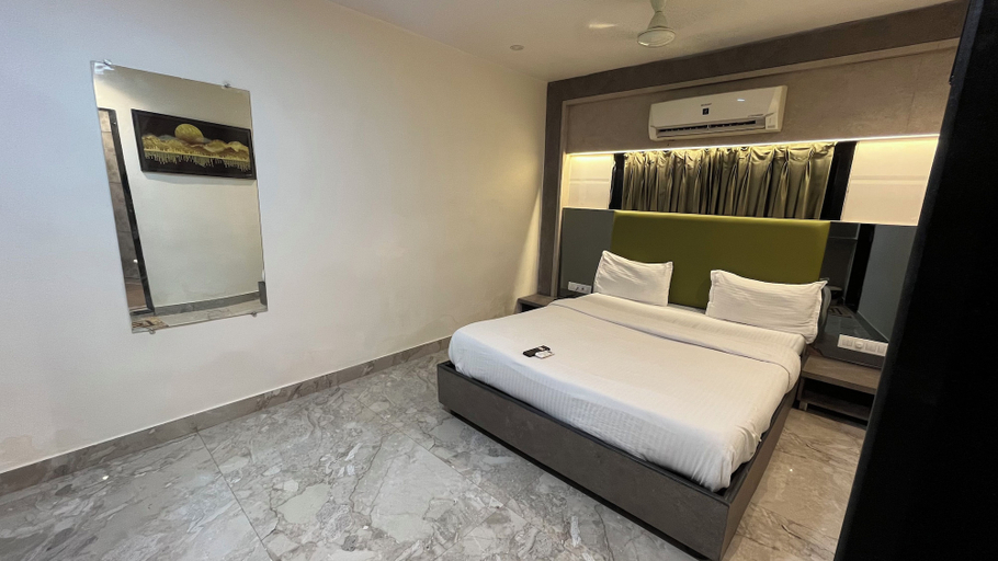 Others 5, Sanvith Palace, Thane