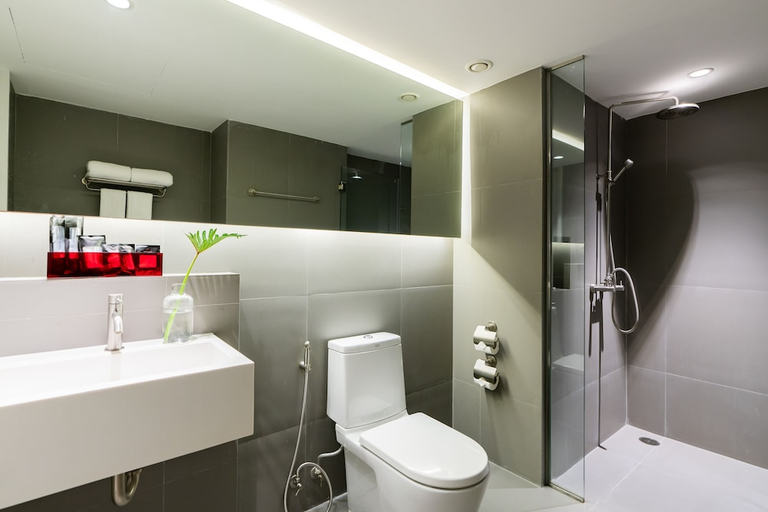 Bathroom 5, Galleria 12 Sukhumvit Bangkok Hotel by Compass Hospitality, Khlong Toey