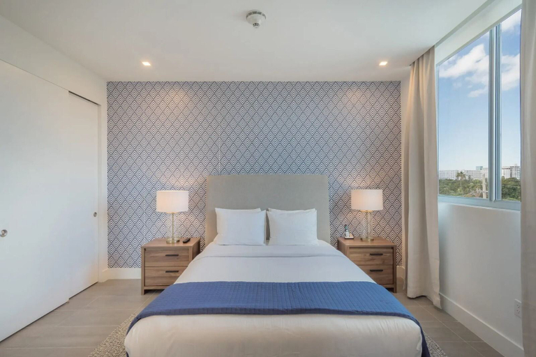 Others 3, Stylish 2BR Apt 5min Walk to South Beach, Miami-Dade