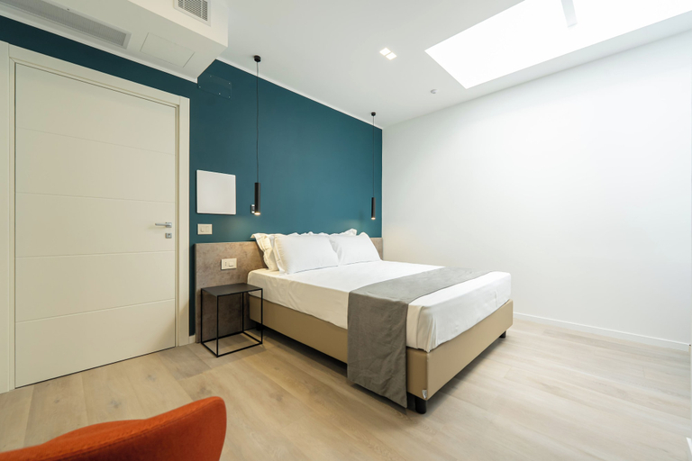 Others 3, MU21 Hotel, Napoli