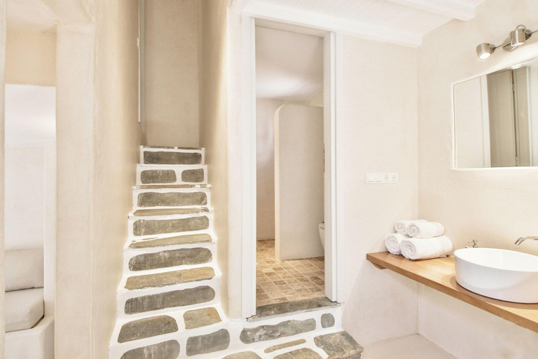 Bathroom 3, Baba Houlakia, South Aegean