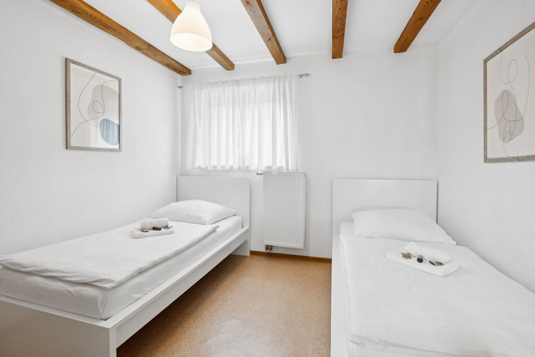 Others 4, ANDRISS - Travel & Work Apartment - 5 BR, Kaiserslautern