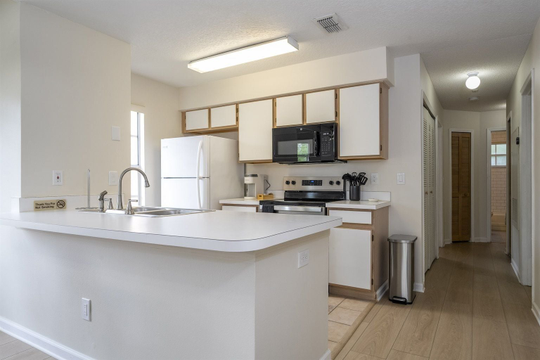 Others 3, 3BR Condo Royal Bay Near Disney + Resort, Osceola