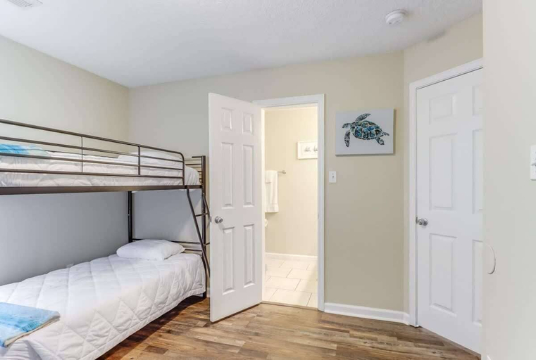 Others 5, The Century Oaks Escape, Harrison