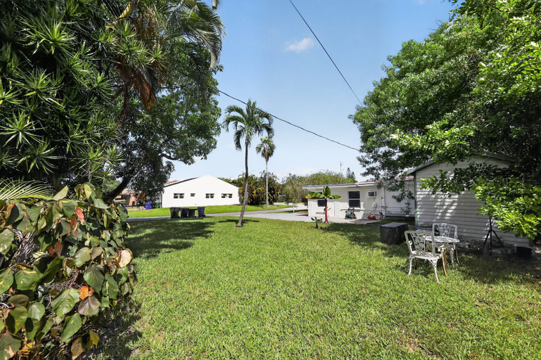 Others 5, Tropical Yard Near Las Olas, Sleeps 10 4 Bedroom Home, Broward