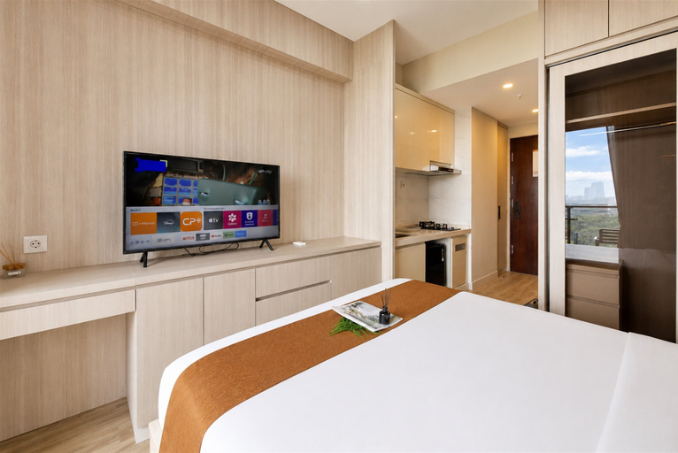 Others 3, Comfortable And Modern Studio Room At Apartment Sky House Bsd, South Tangerang