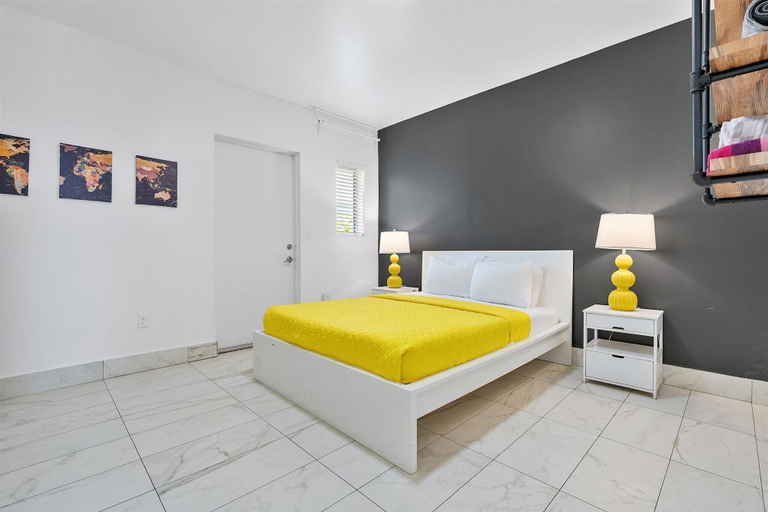 Others 5, The Palms at 76, Miami-Dade