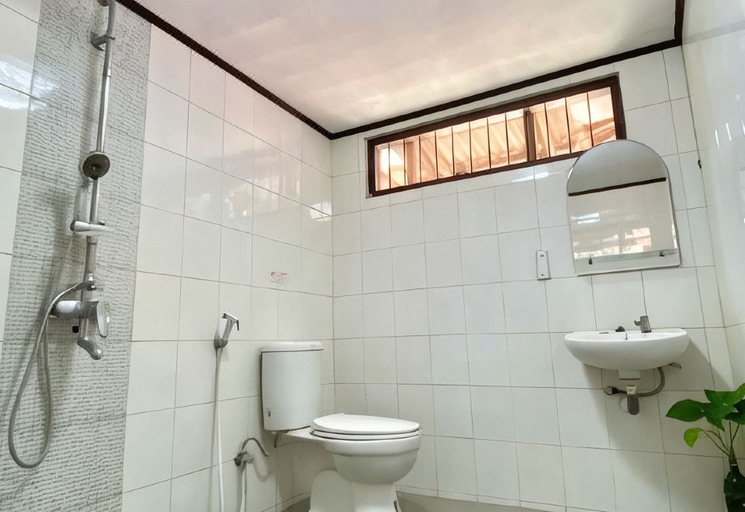 Bathroom 3, Ocean View Resort Ujung Genteng, Sukabumi