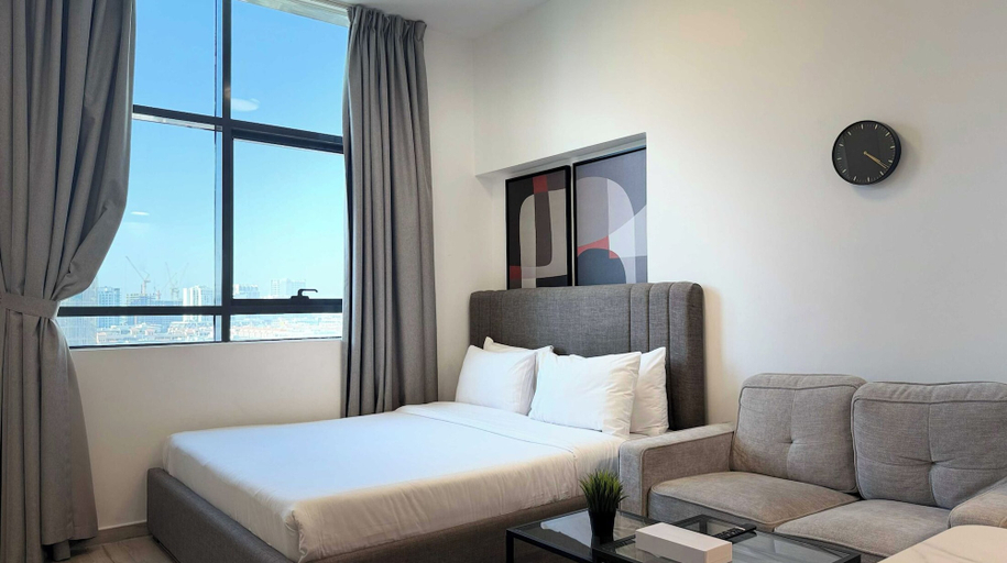 Others 2, Stylish Studio Apartment at RMT, Dubai